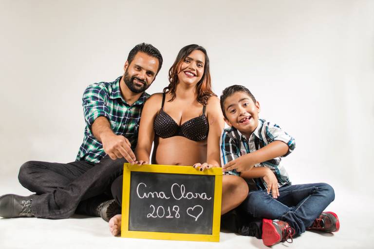 Ensaio Gestante com Pai e filho mais velho - Estúdio Essenziale Design Fotografia - Tatuapé - Zona Leste/SP