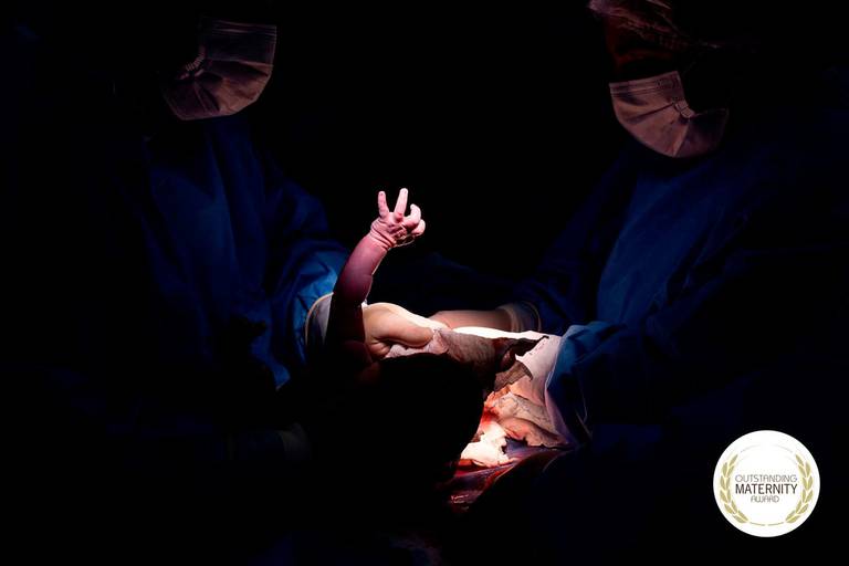 Outstanding Maternity Award - Temporada 21. Parto da Maya.