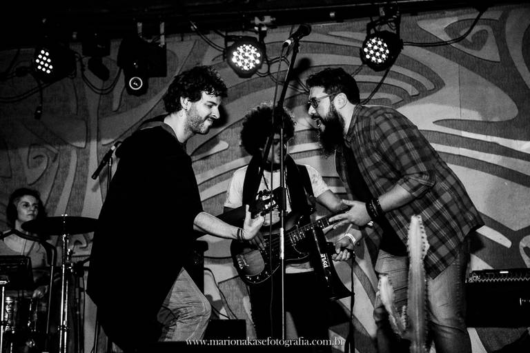 Apresentação do grupo de Sarau em conjunto com o show de Marcio Lugó em um projeto que juntos fazem uma apresentação ímpar. 