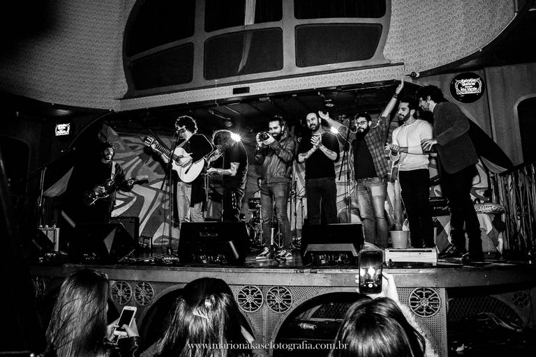 Apresentação do grupo de Sarau em conjunto com o show de Marcio Lugó em um projeto que juntos fazem uma apresentação ímpar. 