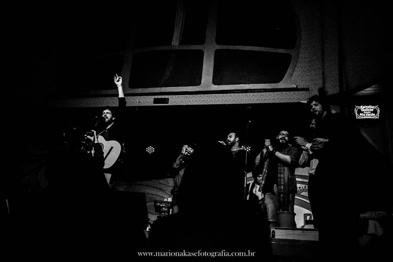 Apresentação do grupo de Sarau em conjunto com o show de Marcio Lugó em um projeto que juntos fazem uma apresentação ímpar. 