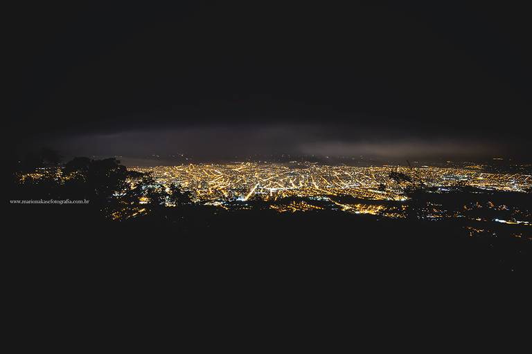 Cidade de Mogi das Cruzes vista no Pico do Urubu onde a galera se reuniu para o Eclipse