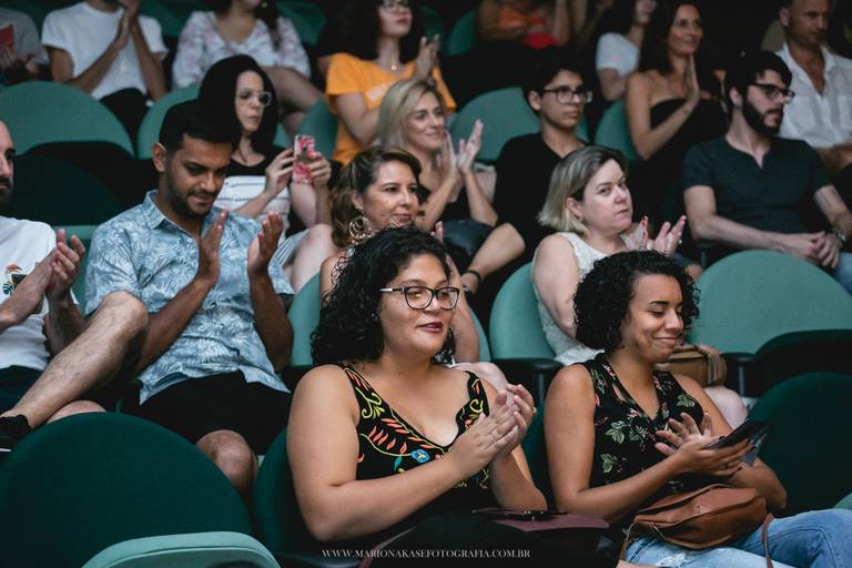 Amor em VIII Atos  - A história de um amor sem rosto - Hotel Nacional Inn SJC
