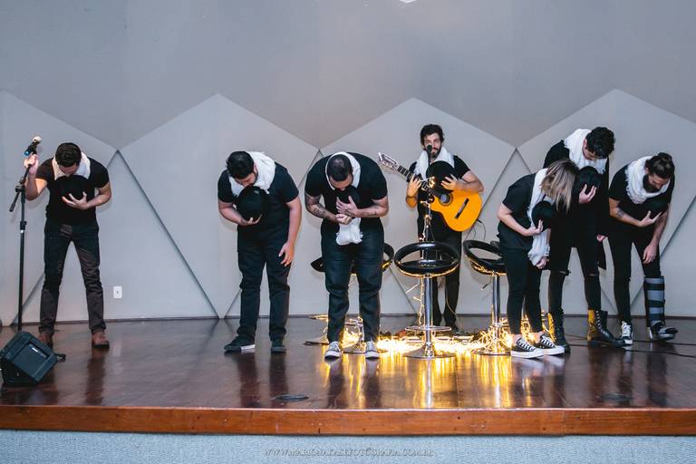 Amor em VIII Atos  - A história de um amor sem rosto - Hotel Nacional Inn SJC