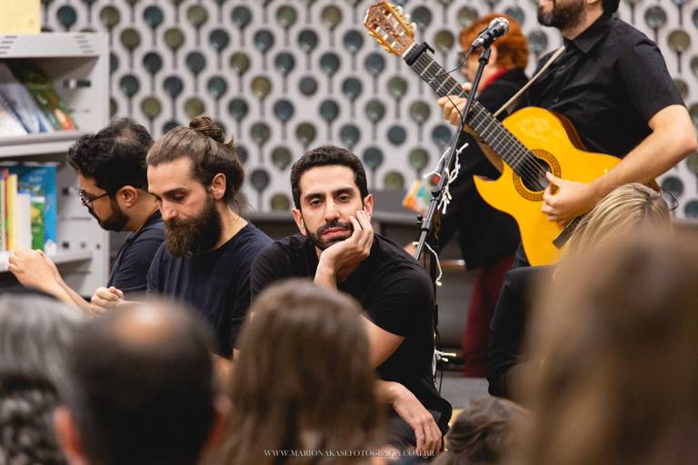 Amor em VIII Atos - A história de uma amor sem rosto - SESC Apaulista - SP