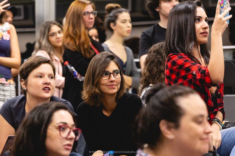 Amor em VIII Atos - A história de uma amor sem rosto - SESC Apaulista - SP