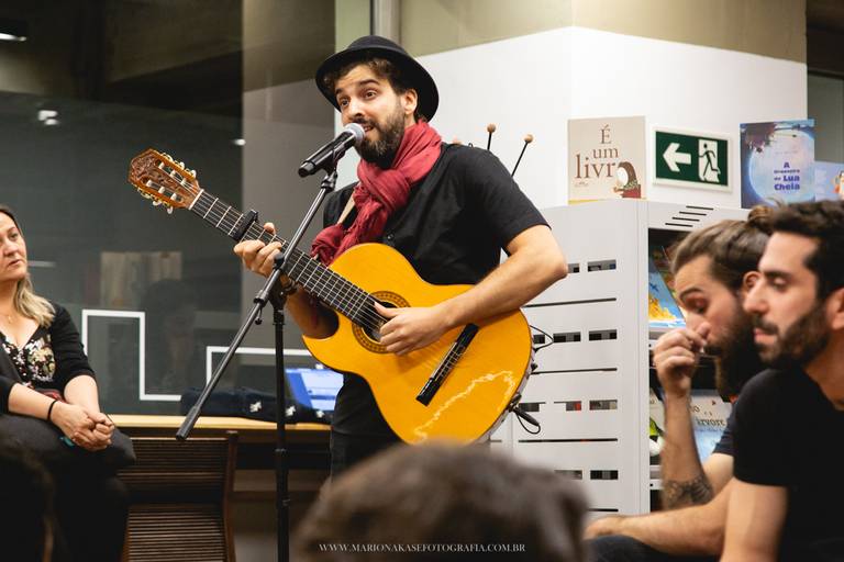 Amor em VIII Atos - A história de uma amor sem rosto - SESC Apaulista - SP