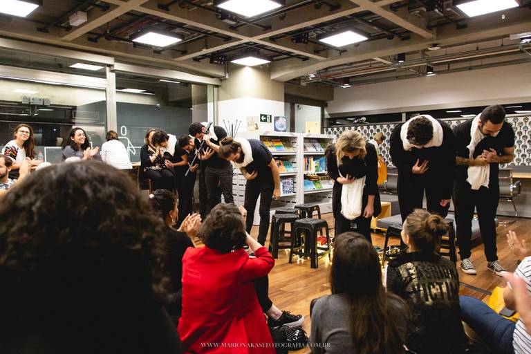 Amor em VIII Atos - A história de uma amor sem rosto - SESC Apaulista - SP