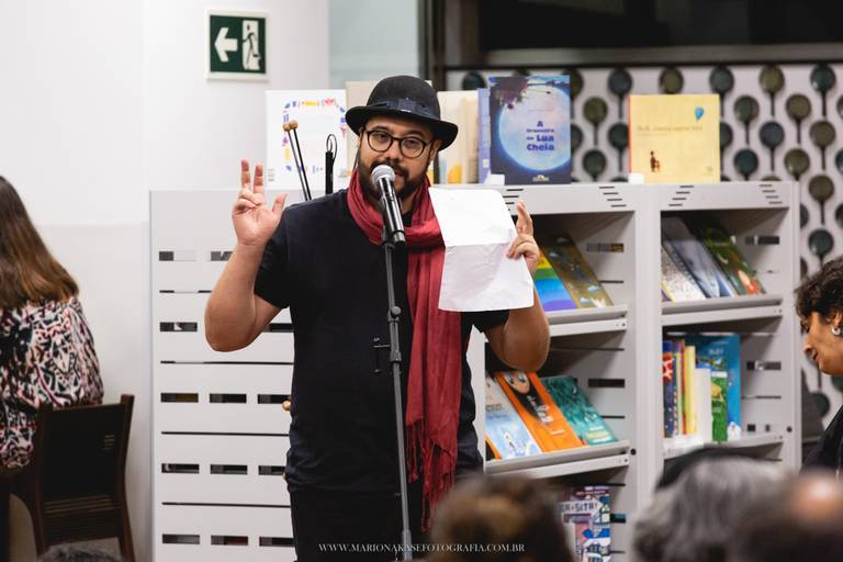 Amor em VIII Atos - A história de uma amor sem rosto - SESC Apaulista - SP