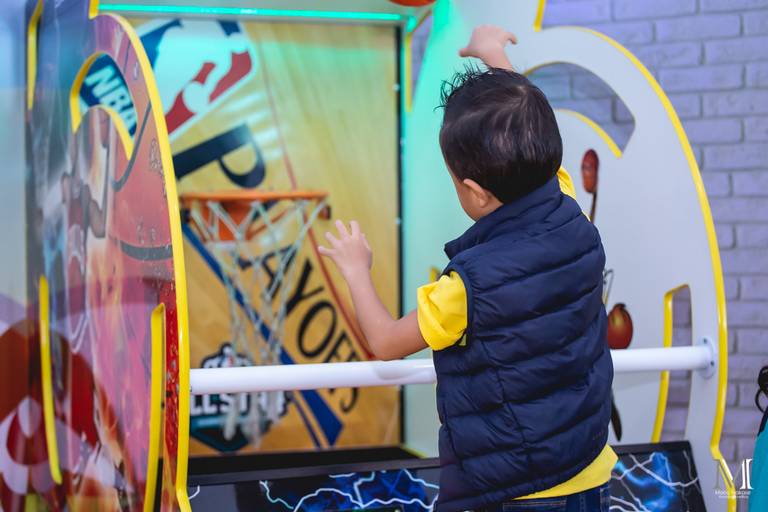 #marionakasefotografia #fotoearte #fotografia #photography #aniversario #fotosdeaniversario #mogidascruzes #sp #virasapeka #festasapeca #fotografo #pokemon #kenzo