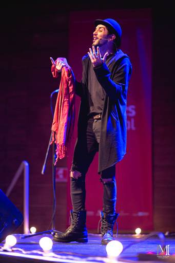 Peça Amor em VIII Atos que aconteceu no centro cultural Unibes em SP #marionakasefotografia #amoremviiiatos #fotografia #sarau #peçadeteatro #sp #unibes #poesia #amor #emoção #amigos