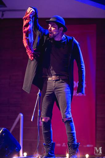 Peça Amor em VIII Atos que aconteceu no centro cultural Unibes em SP #marionakasefotografia #amoremviiiatos #fotografia #sarau #peçadeteatro #sp #unibes #poesia #amor #emoção #amigos