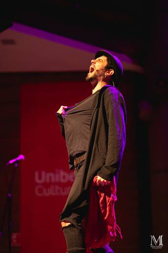 Peça Amor em VIII Atos que aconteceu no centro cultural Unibes em SP #marionakasefotografia #amoremviiiatos #fotografia #sarau #peçadeteatro #sp #unibes #poesia #amor #emoção #amigos