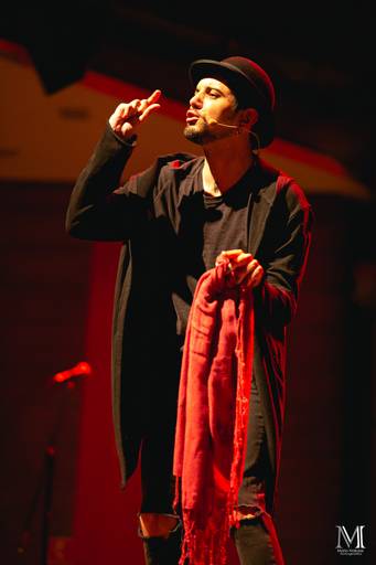 Peça Amor em VIII Atos que aconteceu no centro cultural Unibes em SP #marionakasefotografia #amoremviiiatos #fotografia #sarau #peçadeteatro #sp #unibes #poesia #amor #emoção #amigos