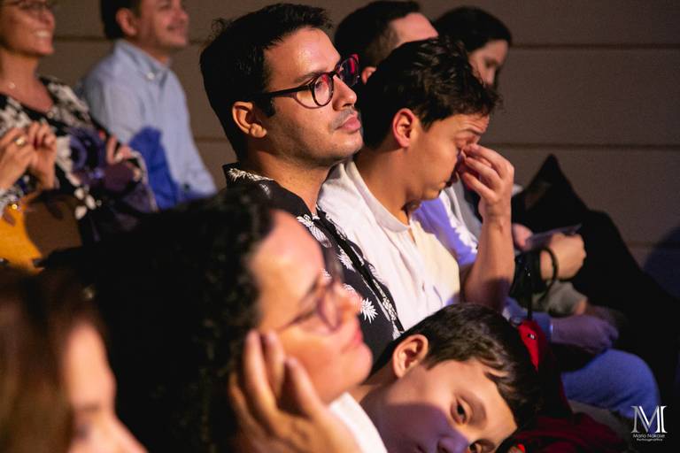Peça Amor em VIII Atos que aconteceu no centro cultural Unibes em SP #marionakasefotografia #amoremviiiatos #fotografia #sarau #peçadeteatro #sp #unibes #poesia #amor #emoção #amigos