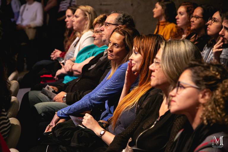 Peça Amor em VIII Atos que aconteceu no centro cultural Unibes em SP #marionakasefotografia #amoremviiiatos #fotografia #sarau #peçadeteatro #sp #unibes #poesia #amor #emoção #amigos