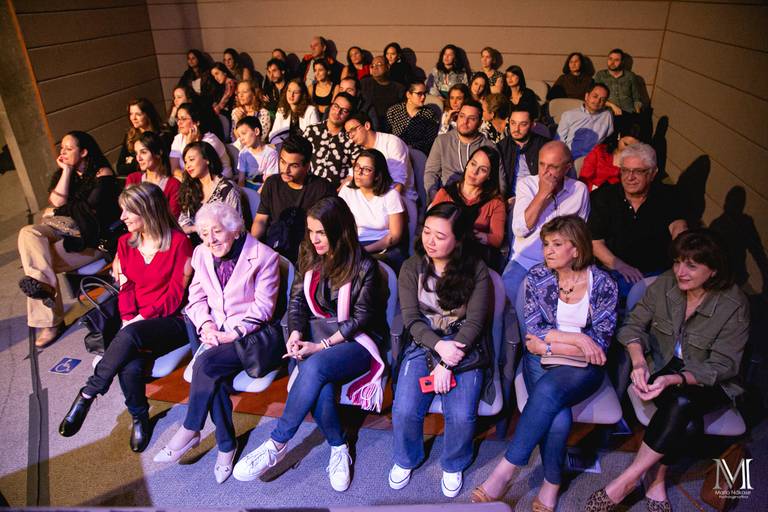 Peça Amor em VIII Atos que aconteceu no centro cultural Unibes em SP #marionakasefotografia #amoremviiiatos #fotografia #sarau #peçadeteatro #sp #unibes #poesia #amor #emoção #amigos
