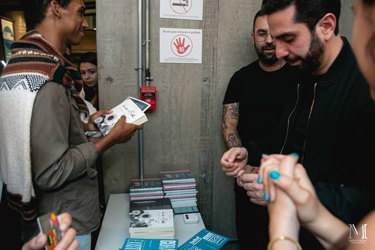 Peça Amor em VIII Atos que aconteceu no centro cultural Unibes em SP #marionakasefotografia #amoremviiiatos #fotografia #sarau #peçadeteatro #sp #unibes #poesia #amor #emoção #amigos