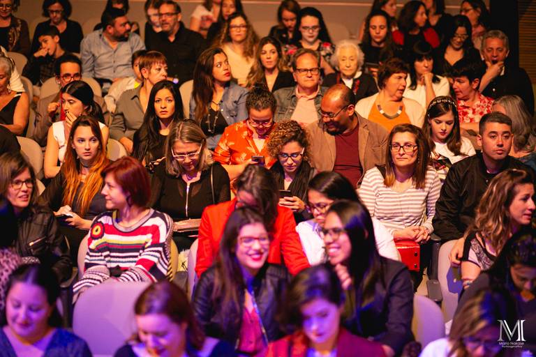 Peça Amor em VIII Atos que aconteceu no centro cultural Unibes em SP #marionakasefotografia #amoremviiiatos #fotografia #sarau #peçadeteatro #sp #unibes #poesia #amor #emoção #amigos