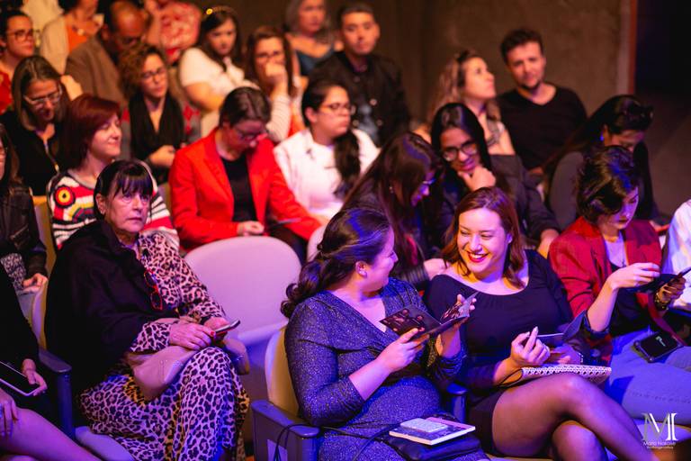 Peça Amor em VIII Atos que aconteceu no centro cultural Unibes em SP #marionakasefotografia #amoremviiiatos #fotografia #sarau #peçadeteatro #sp #unibes #poesia #amor #emoção #amigos