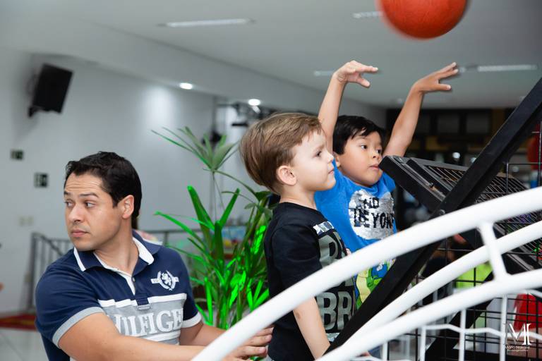 Aniversário do Enzo. Fotografia por Mario Nakase. 