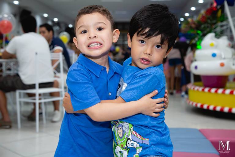 Aniversário do Enzo. Fotografia por Mario Nakase. 