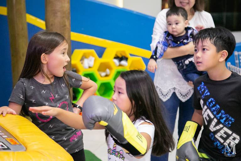 Aniversario da Julia e Lucas no Buffet Little Tiger. Fotografia por Mario Nakase
#marionakasefotografia #marionakase #fotografo #aniversarioinfantil #littletiger #fotografiadecriança #parabéns #buffet #mogidascruzes #fotografoprofissional #ideias