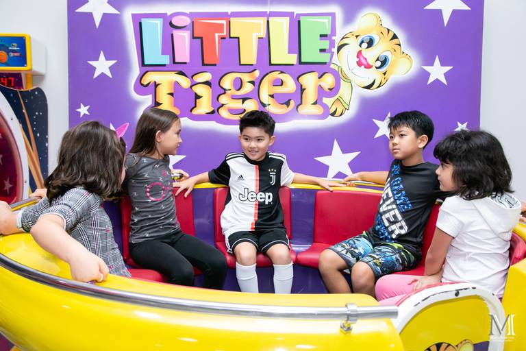 Aniversario da Julia e Lucas no Buffet Little Tiger. Fotografia por Mario Nakase
#marionakasefotografia #marionakase #fotografo #aniversarioinfantil #littletiger #fotografiadecriança #parabéns #buffet #mogidascruzes #fotografoprofissional #ideias