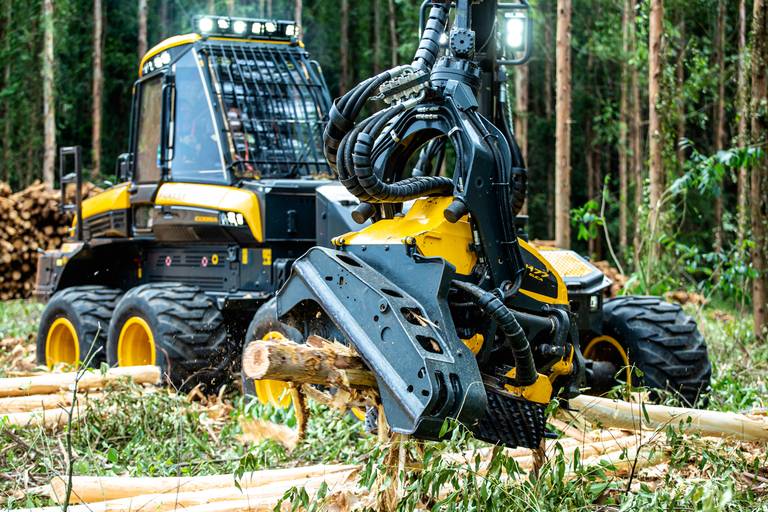Road Show Ponsse
#marionakasefotografia #marionakase #fotografia #fotografo #ponsse #maquinasagricolas #fotodeproduto #fotografiaprofissional #cobra #elephant 