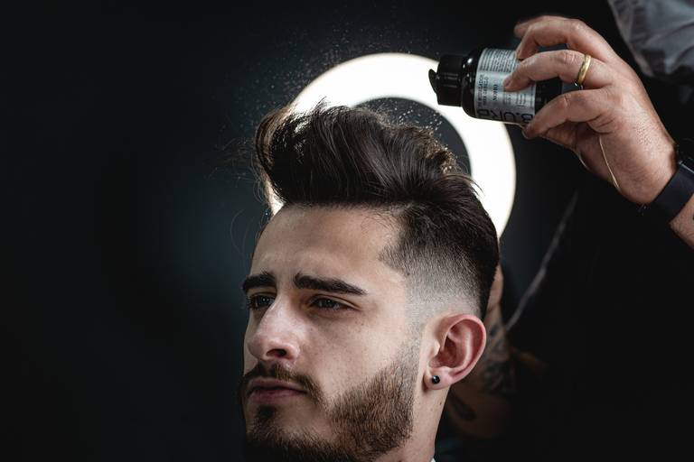 Fotografia comercial feita por Mario Nakase na Barbearia Senhor Navalha em Mogi das Cruzes - SP