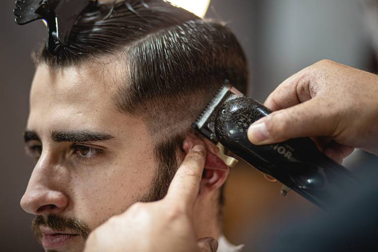 Fotografia comercial feita por Mario Nakase na Barbearia Senhor Navalha em Mogi das Cruzes - SP