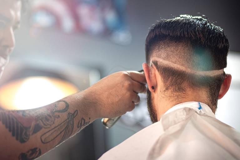 Fotografia comercial feita por Mario Nakase na Barbearia Senhor Navalha em Mogi das Cruzes - SP