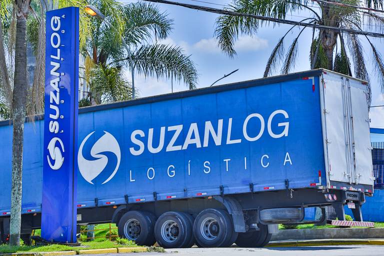 Fotografia Comercial, Empresarial feita por Mario Nakase na Suzanlog em parceria com Alan Matos e XPropaganda