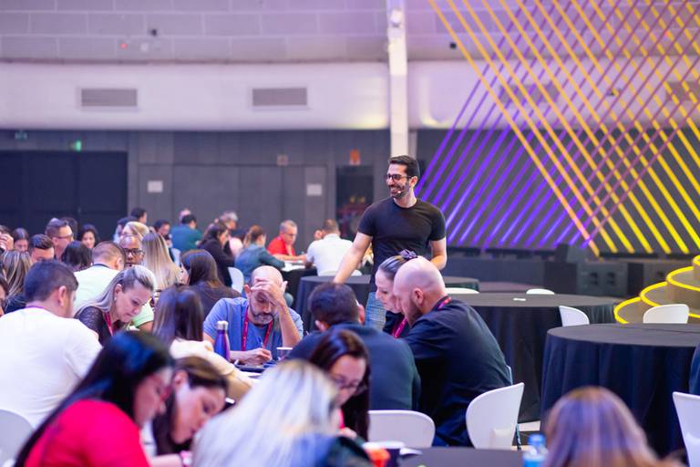 Palestra do Matheus com a empresa Conte fotografada por Mario Nakase