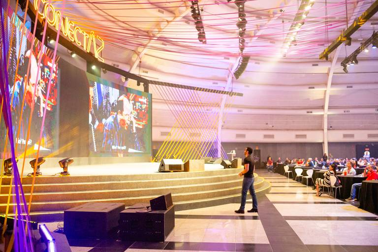 Palestra do Matheus com a empresa Conte fotografada por Mario Nakase