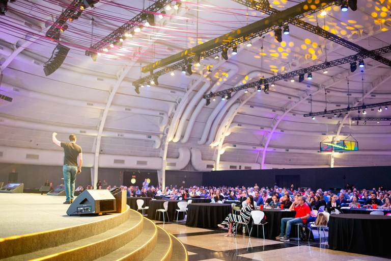 Palestra do Matheus com a empresa Conte fotografada por Mario Nakase