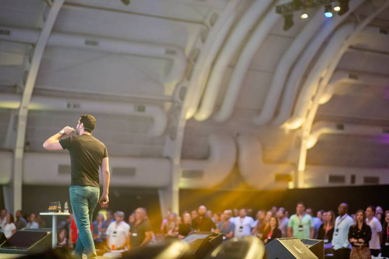 Palestra do Matheus com a empresa Conte fotografada por Mario Nakase