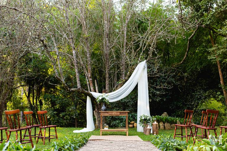 Espaços para Mini Wedding no Restaurante Senzala em Salesópolis SP. Fotos por Mario Nakase Fotografia