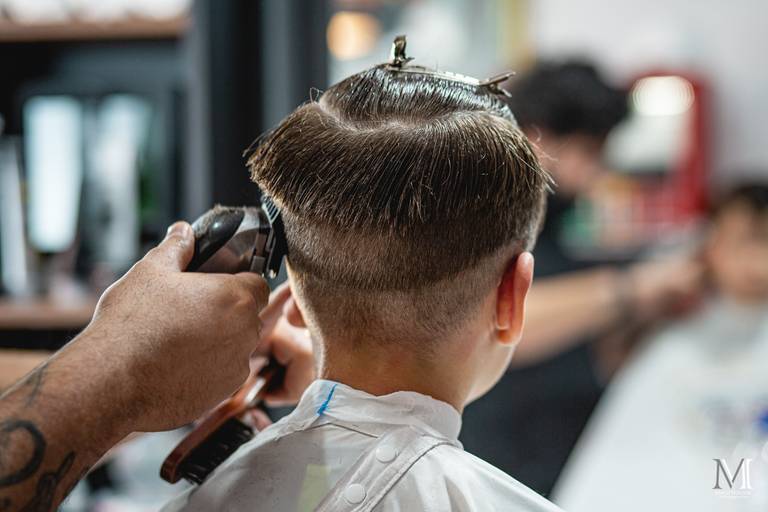 Barbearia Senhor Navalha, Cortes Masculinos Infantil nesta sessão. Produtos B.URB usados nos cortes com qualidade. Fotografia por Mario Nakase