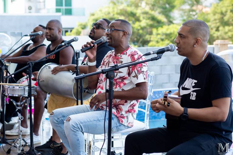 Aniversario da Fernanda. Festa de muito bom gosto, regado das melhores bebidas e um pagode de ponta. Fotos por Mario Nakase. Mogi das Cruzes, Arujã, SP