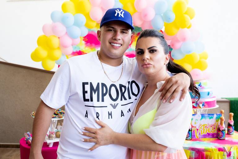 Aniversario da Fernanda. Festa de muito bom gosto, regado das melhores bebidas e um pagode de ponta. Fotos por Mario Nakase. Mogi das Cruzes, Arujã, SP