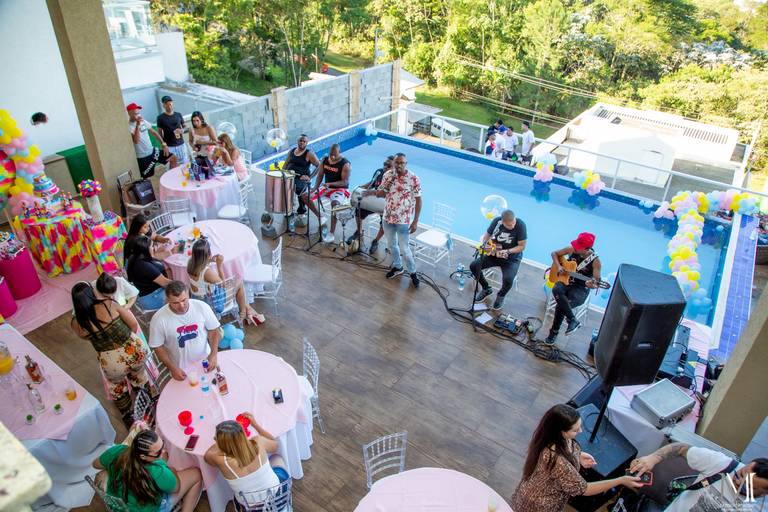 Aniversario da Fernanda. Festa de muito bom gosto, regado das melhores bebidas e um pagode de ponta. Fotos por Mario Nakase. Mogi das Cruzes, Arujã, SP