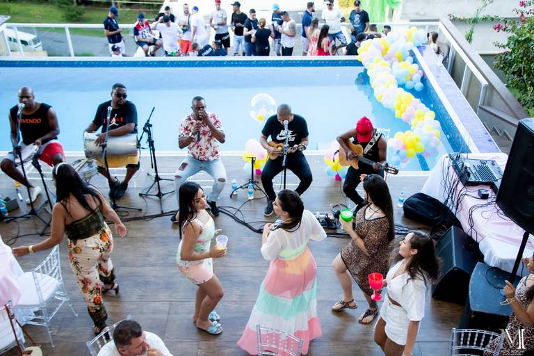 Aniversario da Fernanda. Festa de muito bom gosto, regado das melhores bebidas e um pagode de ponta. Fotos por Mario Nakase. Mogi das Cruzes, Arujã, SP