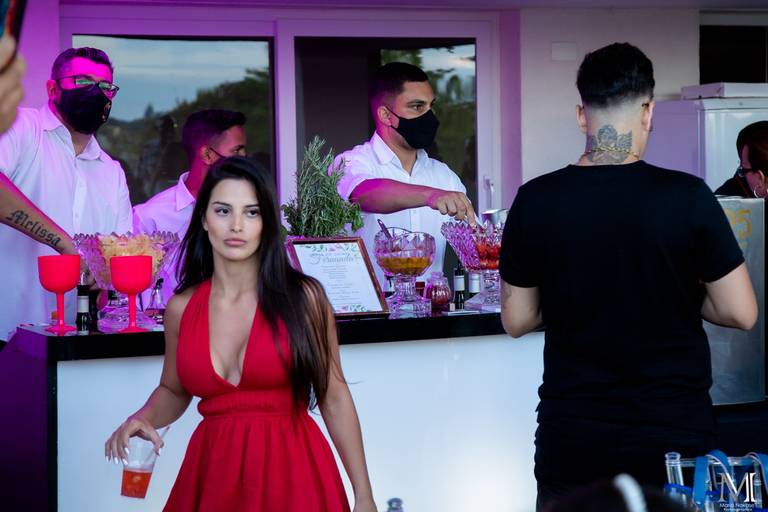 Aniversario da Fernanda. Festa de muito bom gosto, regado das melhores bebidas e um pagode de ponta. Fotos por Mario Nakase. Mogi das Cruzes, Arujã, SP