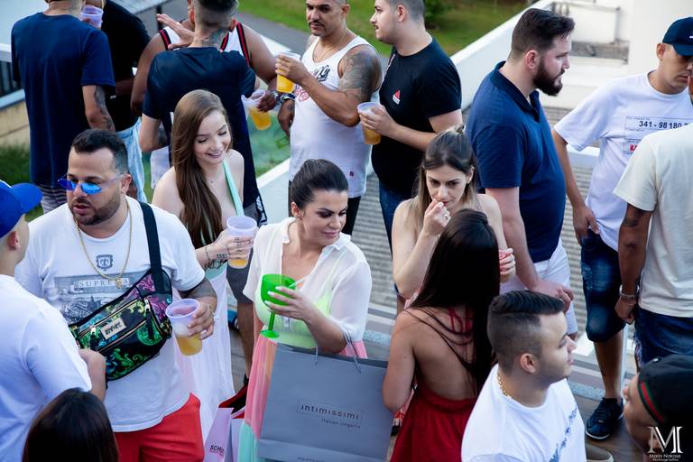 Aniversario da Fernanda. Festa de muito bom gosto, regado das melhores bebidas e um pagode de ponta. Fotos por Mario Nakase. Mogi das Cruzes, Arujã, SP