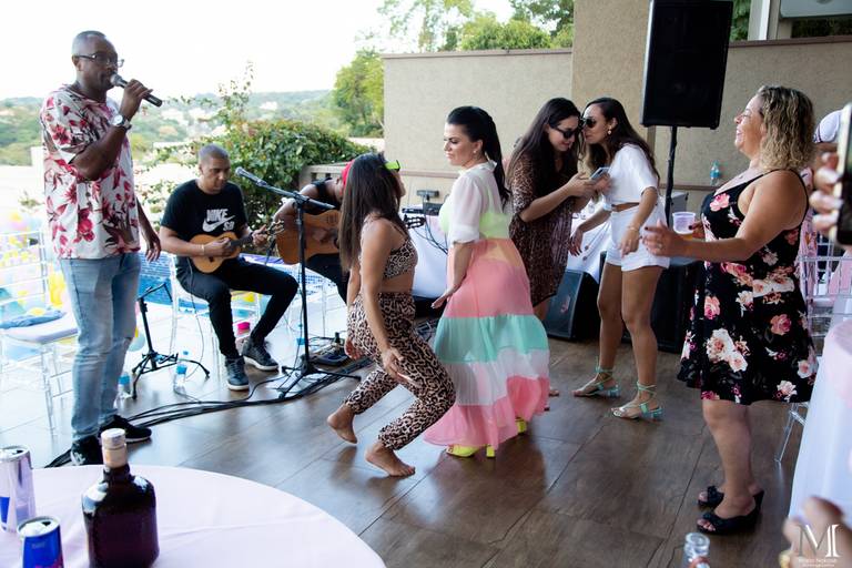 Aniversario da Fernanda. Festa de muito bom gosto, regado das melhores bebidas e um pagode de ponta. Fotos por Mario Nakase. Mogi das Cruzes, Arujã, SP
