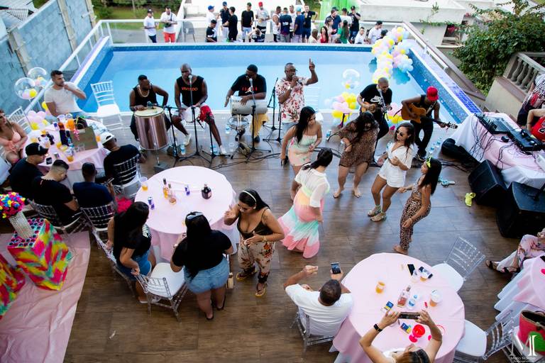 Aniversario da Fernanda. Festa de muito bom gosto, regado das melhores bebidas e um pagode de ponta. Fotos por Mario Nakase. Mogi das Cruzes, Arujã, SP