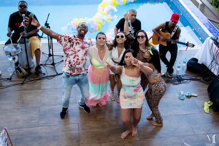 Aniversario da Fernanda. Festa de muito bom gosto, regado das melhores bebidas e um pagode de ponta. Fotos por Mario Nakase. Mogi das Cruzes, Arujã, SP