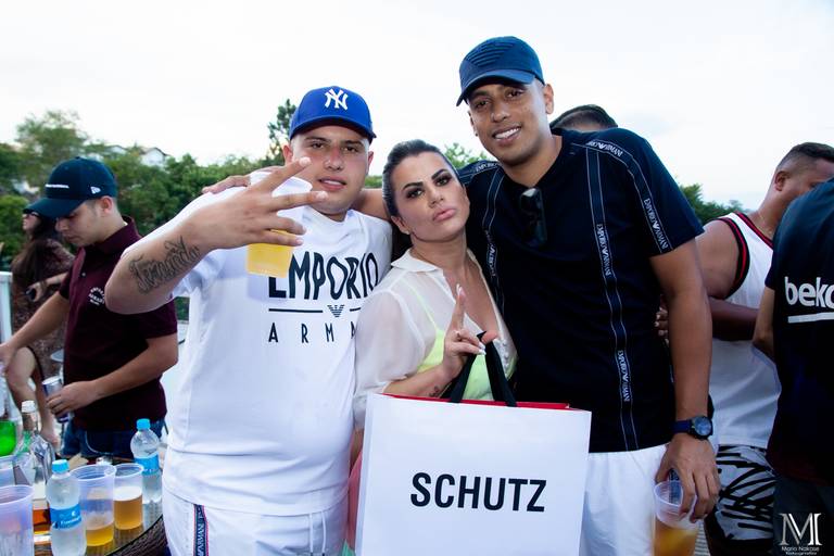 Aniversario da Fernanda. Festa de muito bom gosto, regado das melhores bebidas e um pagode de ponta. Fotos por Mario Nakase. Mogi das Cruzes, Arujã, SP