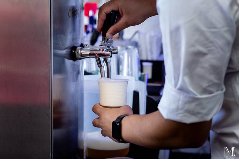 Aniversario da Fernanda. Festa de muito bom gosto, regado das melhores bebidas e um pagode de ponta. Fotos por Mario Nakase. Mogi das Cruzes, Arujã, SP